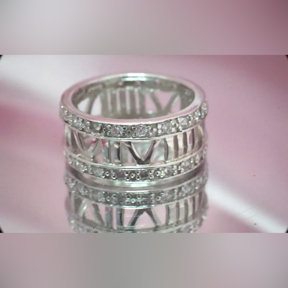 Elegant Silver Women's Ring